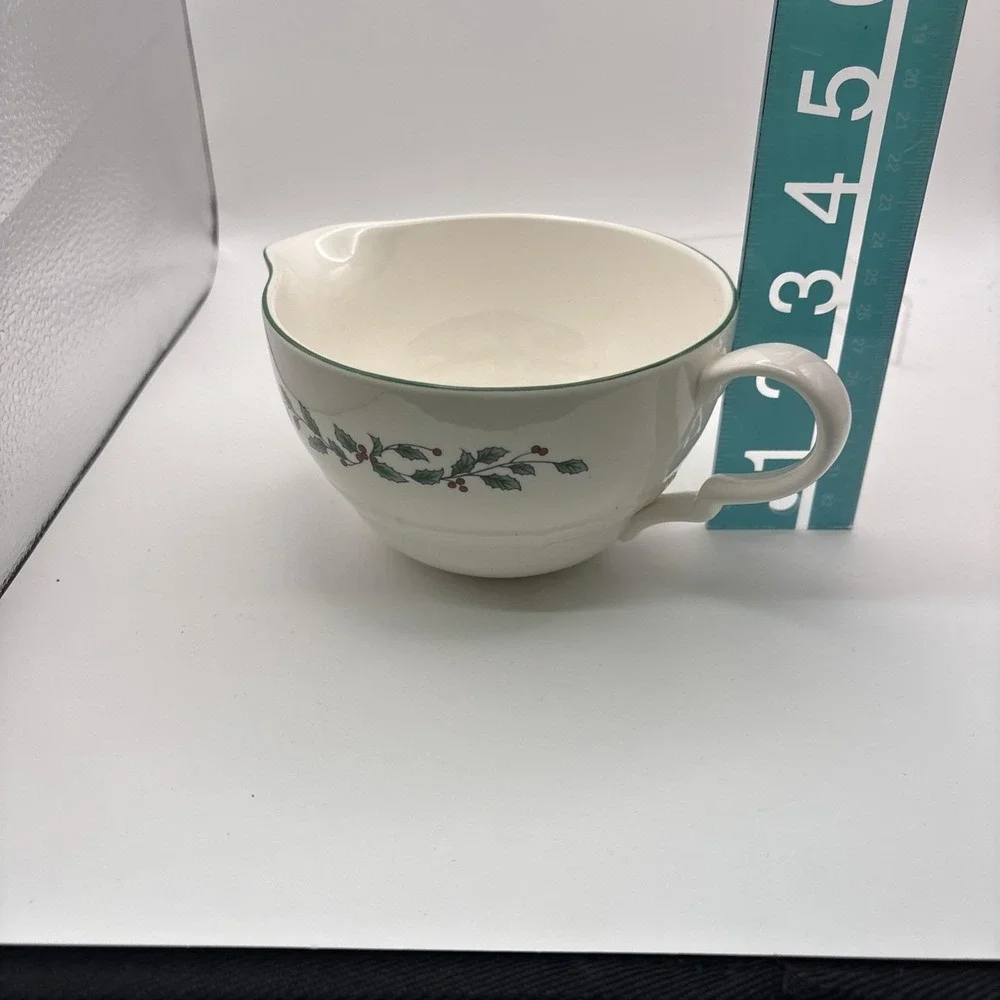Holiday Greetings~Nikko~Open Sauce/Gravy Boat~IOB